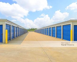 Photo 1 of Corridor Storage - 4395 3rd Avenue, Marion, IA