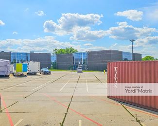 Photo 4 of That-s STORbiz! - 1425 NE 60th Street, Cedar Rapids, IA