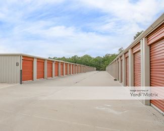 Photo 2 of Platinum Self Storage - 4851 Estes Pkwy, Longview, TX