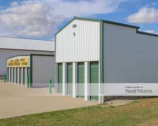 Photo 4 of Mackinaw Mini Storage - 710 King Drive, Mackinaw, IL