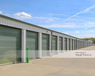 Photo 5 of Mackinaw Mini Storage - 710 King Drive, Mackinaw, IL