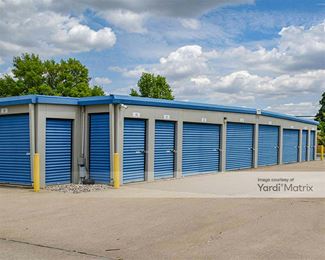 Photo 2 of Extra Space Storage - 320 North Bonham Street, Macomb, IL