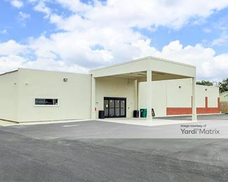 Photo 2 of Forward Storage - 2302 East Pass Road, Gulfport, MS