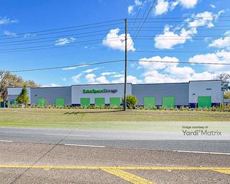 Photo 2 of Extra Space Storage - 16679 South US Highway 301, Summerfield, FL