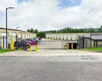 Photo 2 of StorageMart - 6556 North 90th Plaza, Omaha, NE