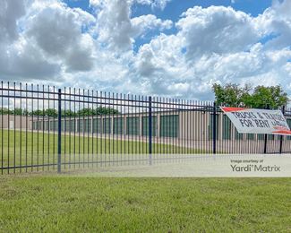 Photo 3 of Storage Master - 5330 Airline Drive, Bossier City, LA