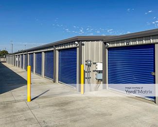 Photo 2 of Storland Self  Storage - 338 Shannon Pkwy, Visalia, CA