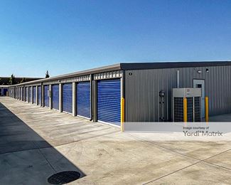 Photo 4 of Storland Self  Storage - 338 Shannon Pkwy, Visalia, CA