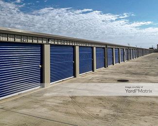 Photo 5 of Storland Self  Storage - 338 Shannon Pkwy, Visalia, CA