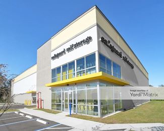 Photo 2 of Safeguard Self Storage - 16330 North Nebraska Avenue, Lutz, FL