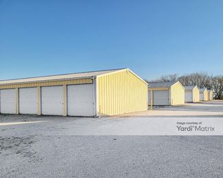 Photo 3 of Momence Storage - 2076 North State Route 1 17, Momence, IL