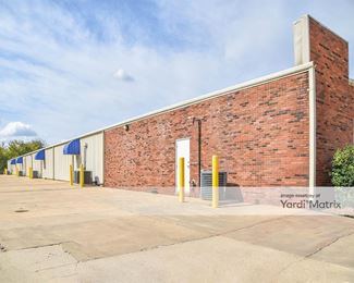 Photo 2 of Devon Self Storage - 310 Ray Thorington Road, Montgomery, AL