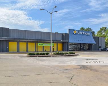 Storage Units for Rent available at 2650 East South Blvd, Montgomery, AL 36116