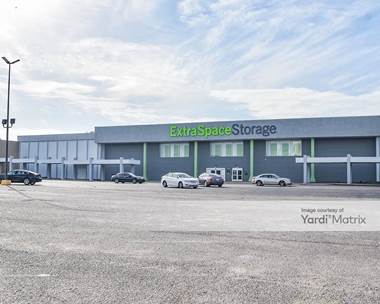 Storage Units for Rent available at 2270 East South Blvd, Montgomery, AL 36116