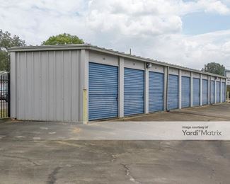 Photo 2 of Cahaba Mini-Storage - 513 Cahaba Road, Selma, AL