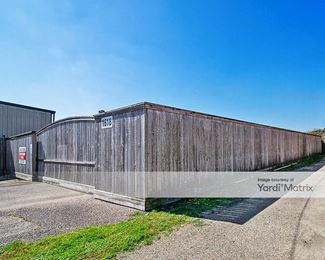 Photo 2 of Moore Storage - 1618 Callaway Drive, Alvin, TX