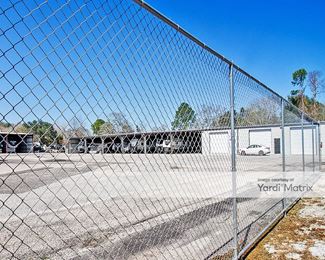 Photo 4 of Moore Storage - 1618 Callaway Drive, Alvin, TX