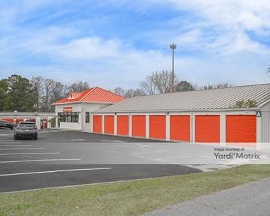 Storage Units for Rent available at 2201 2nd Loop Road, Florence, SC 29501