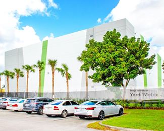 Photo 4 of Extra Space Storage - 860 SW 143rd Avenue, Miami, FL