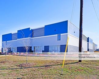 Photo 3 of Neighborhood Storage - 2355 Butterfield Coach Road, Springdale, AR