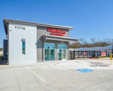 Storage Units for Rent available at 11716 Veterans Memorial Drive, Houston, TX 77067