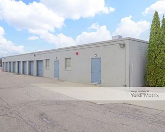 Photo 2 of CubeSmart Self Storage - 1405 Crooks Road, Troy, MI