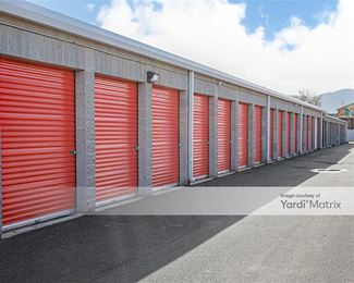 Photo 2 of Cascade Self Storage - 1011 Narregan Street, Medford, OR