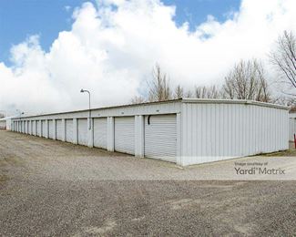 Photo 2 of Easy Self Services Storage - 1403 West Ridge Road, Bay City, MI