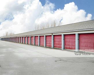 Photo 3 of East Bay Storage - 670 West Center Road, Essexville, MI