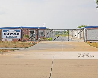 Photo 2 of StorageMart - 16175 Laurel Street, Waukee, IA