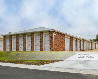 Photo 4 of iStorage - 121 West Emma Street, Derby, KS