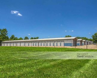 Photo 4 of Spare Garage Self Storage - 606 Creach Drive, Warrensburg, MO