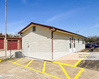 Photo 2 of D-M Self Storage - 815 West Oak Street, Desloge, MO