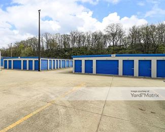 Photo 5 of Southwoods Storage - 223 Southwoods Center, Columbia, IL