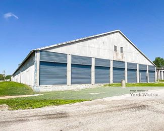 Photo 2 of Carlyle Public Storage - 950 Railroad Street, Carlyle, IL