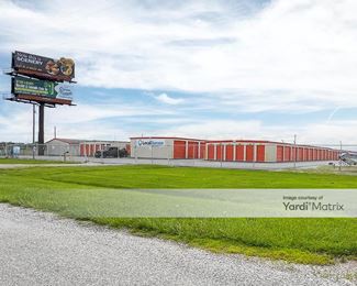 Photo 4 of LocalStorage - 371 West Frontage Road, Staunton, IL