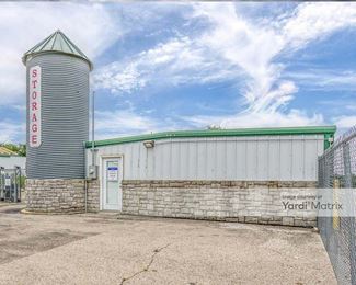 Photo 3 of Storage Rentals of America - 3416 Pear Street, St Joseph, MO