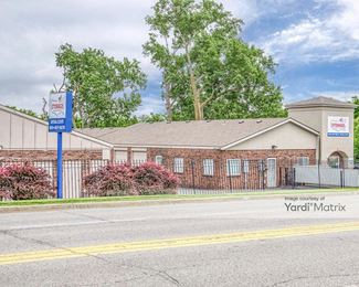 Photo 2 of Storage Rentals of America - 405 North Woodbine, St Joseph, MO