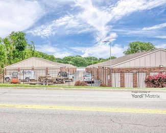 Photo 4 of Storage Rentals of America - 405 North Woodbine, St Joseph, MO