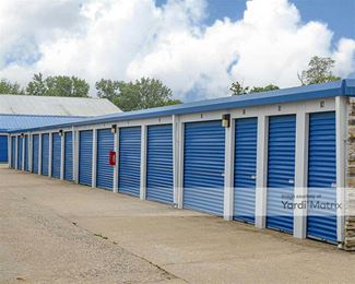 Photo 4 of Extra Space Storage - 812 Walnut Street, Washington, IL