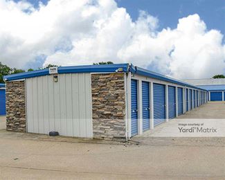 Photo 5 of Extra Space Storage - 812 Walnut Street, Washington, IL