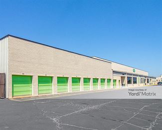 Photo 3 of Extra Space Storage - 827 North Houston Road, Warner Robins, GA