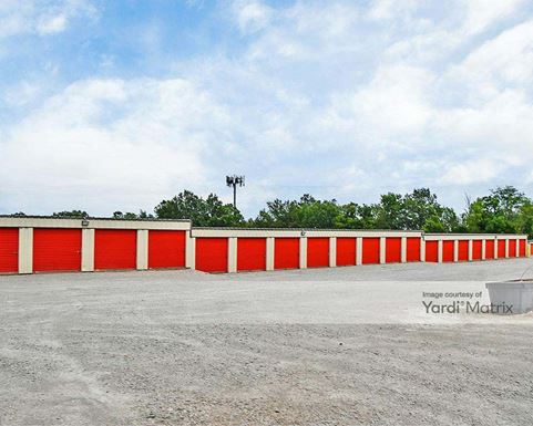 Photo 3 of KO Storage - 3374 Delassus Road, Farmington, MO