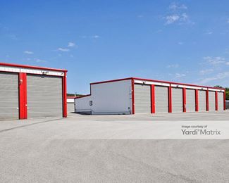 Photo 4 of 10 Federal Self Storage - 5340 US 281, Spring Branch, TX