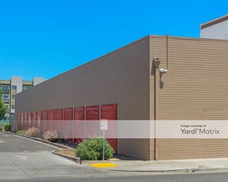 Photo 2 of StorQuest Self Storage - 523 North Hunter Street, Stockton, CA