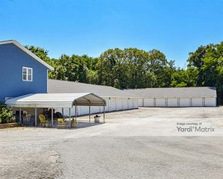 Photo 4 of Rusk Sales-Storage - 702 South Lake of The Woods Road, Mahomet, IL