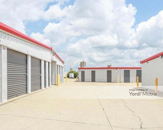 Photo 3 of Extra Space Storage - 2208 North Market Street, Champaign, IL