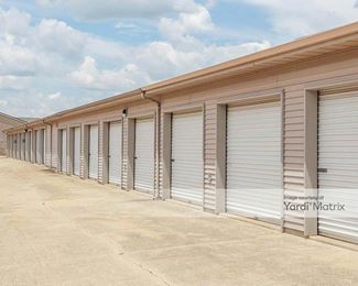 Photo 5 of Extra Space Storage - 4105 Colleen Drive, Champaign, IL