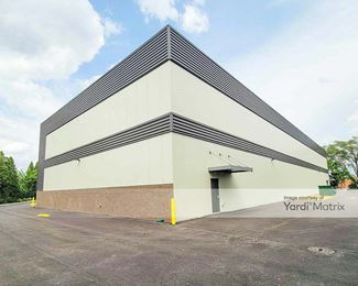 Photo 3 of Extra Space Storage - 401 West Golf Road, Arlington Heights, IL