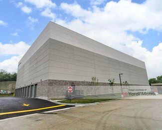 Photo 3 of Extra Space Storage - 1180 West Irving Park Road, Bensenville, IL
